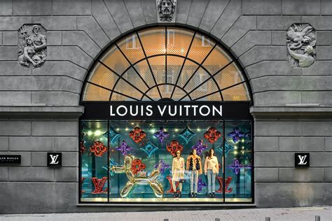 louis vuitton window tint.